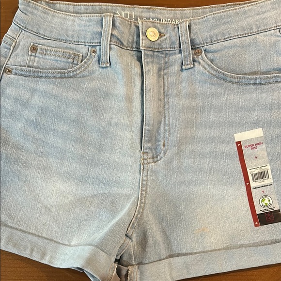 No Boundaries Pants - NWT No Boundaries Light Blue Jean Shorts